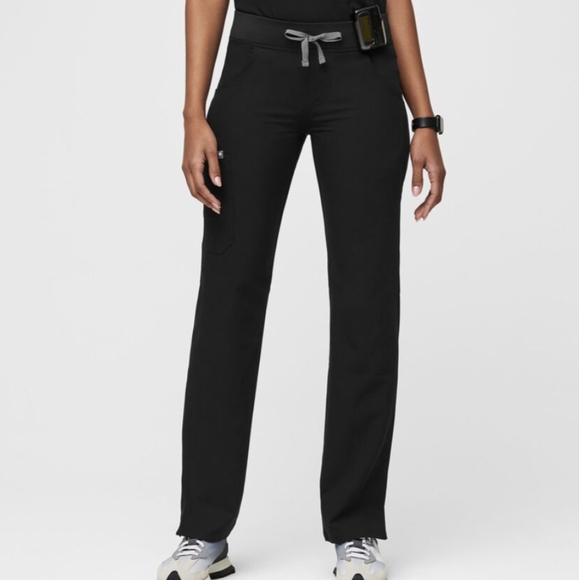 Figs Kade Cargo Scrub Pant - Picture 1 of 4